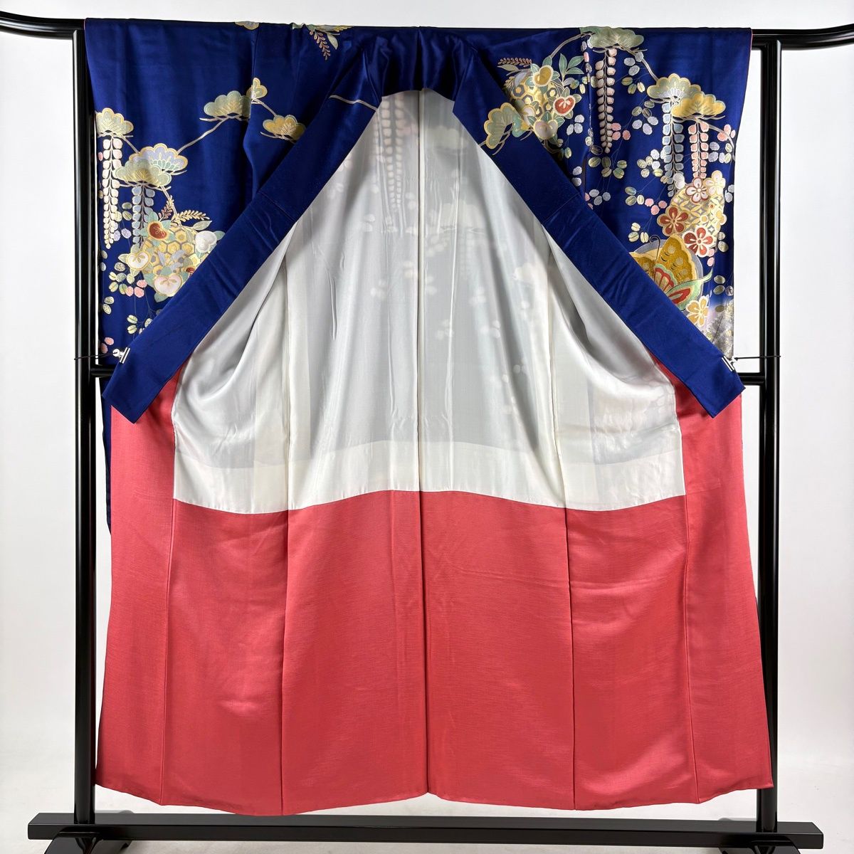 美品】 振袖 身丈152.5cm 裄丈63cm S 袷 蝶 桜 金糸 金彩 紺色 正絹 秀