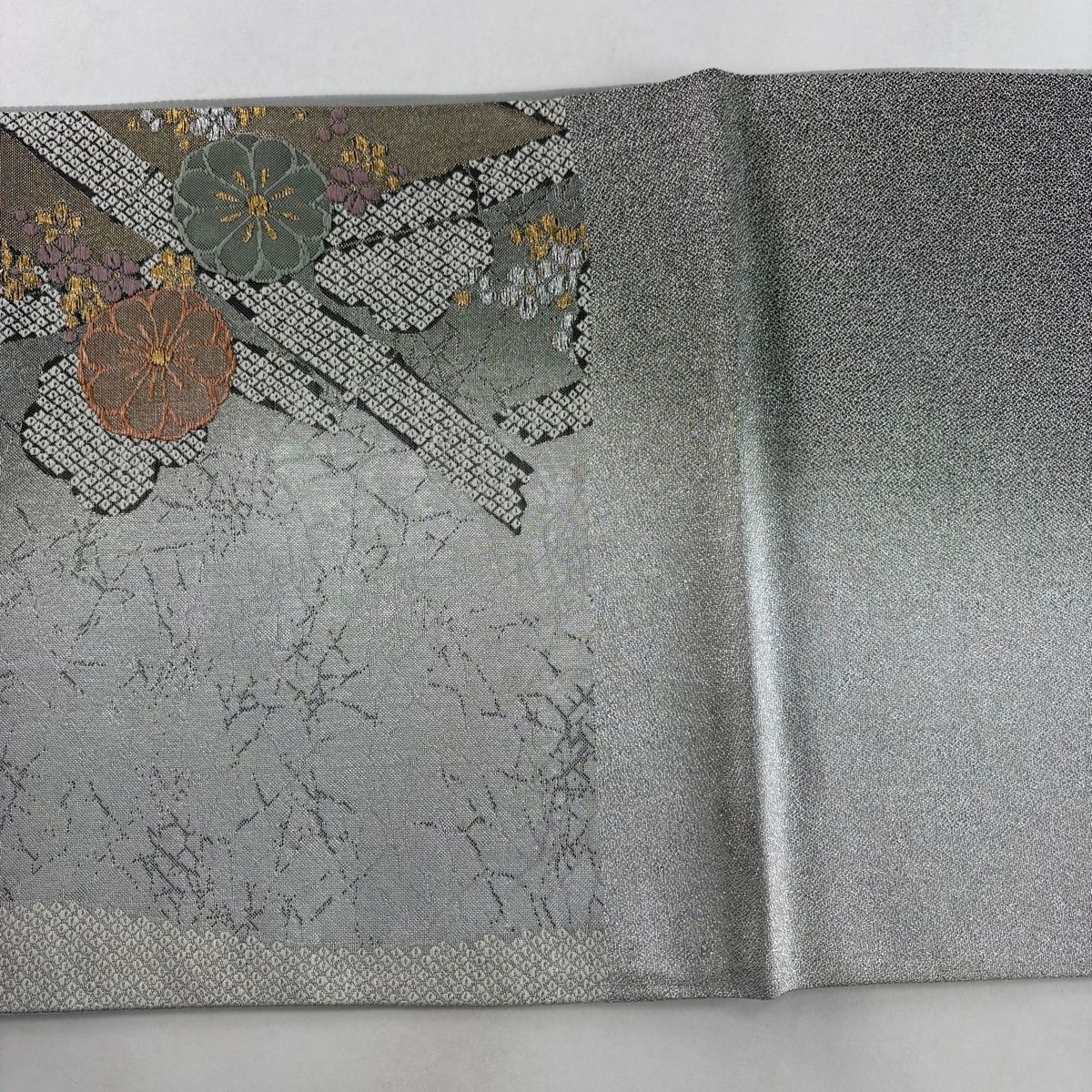 美品】 袋帯 秀品 花 竹 金銀糸 銀色 六通 正絹 【中古】 - メルカリ