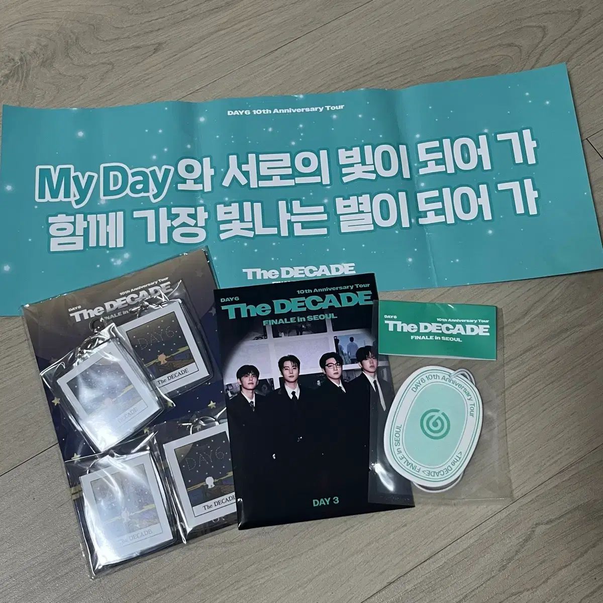 DAY6 グッズ まとめ売り DAY6（デイシックス） 入場ギフト+麻デジョーン まとめ売り - メルカリ