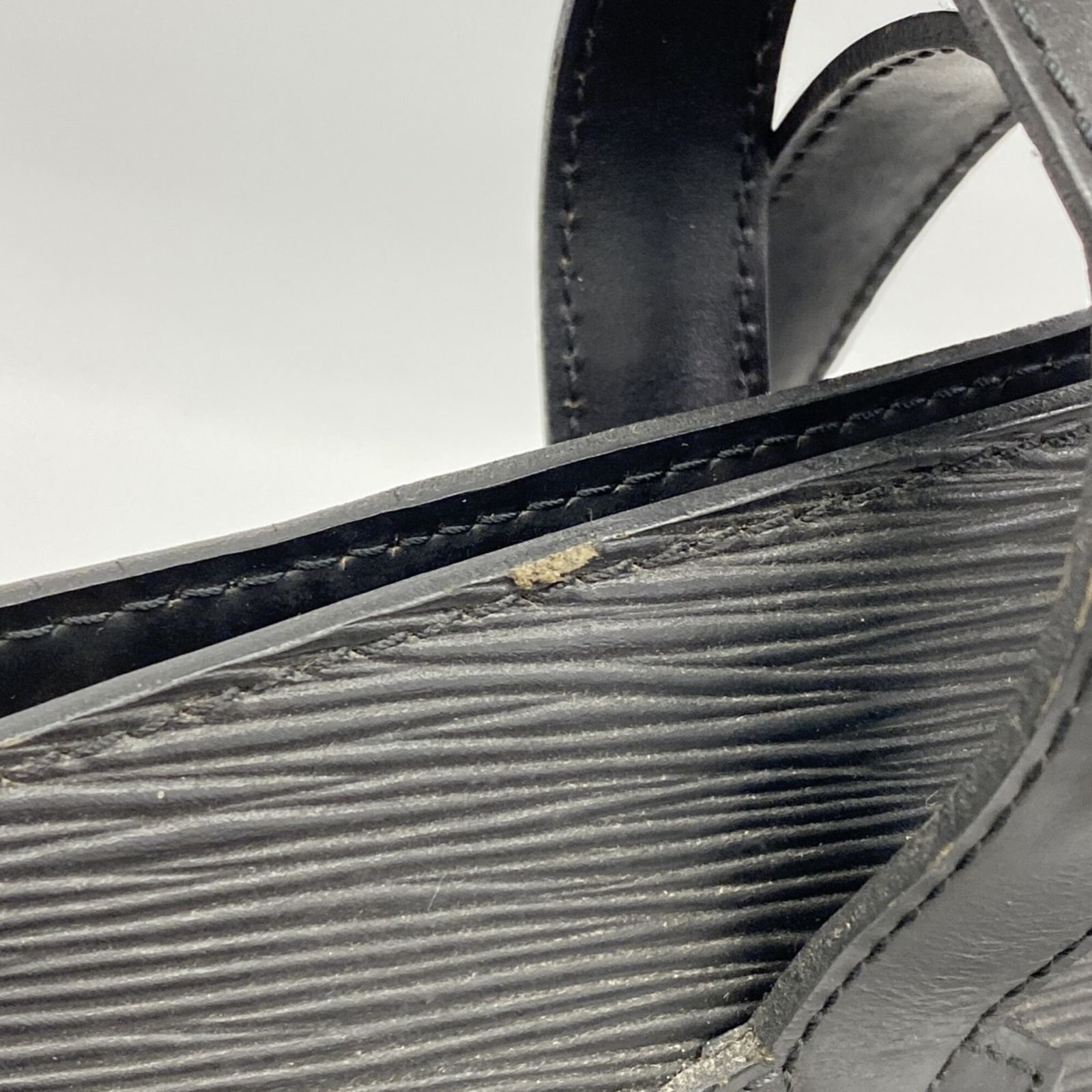 ルイ・ヴィトン(Louis Vuitton) ルイ・ヴィトン ショルダーバッグ エピ 