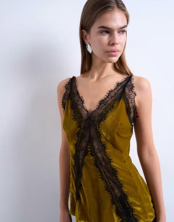トップショップ レディース トップス タンクトップ ベルベット コントラスト レース Topshop velvet lace cami with contrast lace in olive Gree