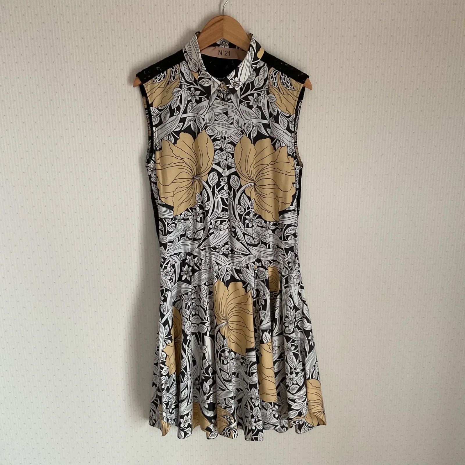 極美品】N°21 ヌメロヴェントゥーノ 総柄 花柄 綿 ノースリーブ