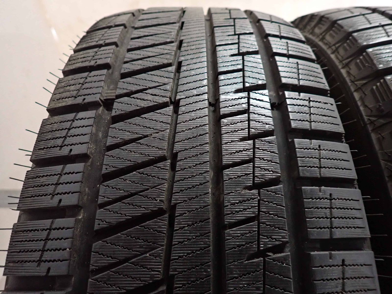 バリ山！　195/65R15 ノア　ヴォクシー セレナ　ステップワゴン 冬4本SET 会社宛 送料無料 195/65R15 91Q GRIPMAX GRIP ICE X 2024年製