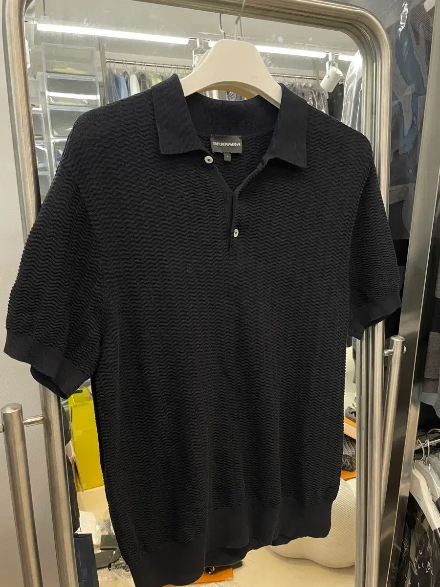 L EMPORIO ARMANI ブラック パータン カラーTシャツ