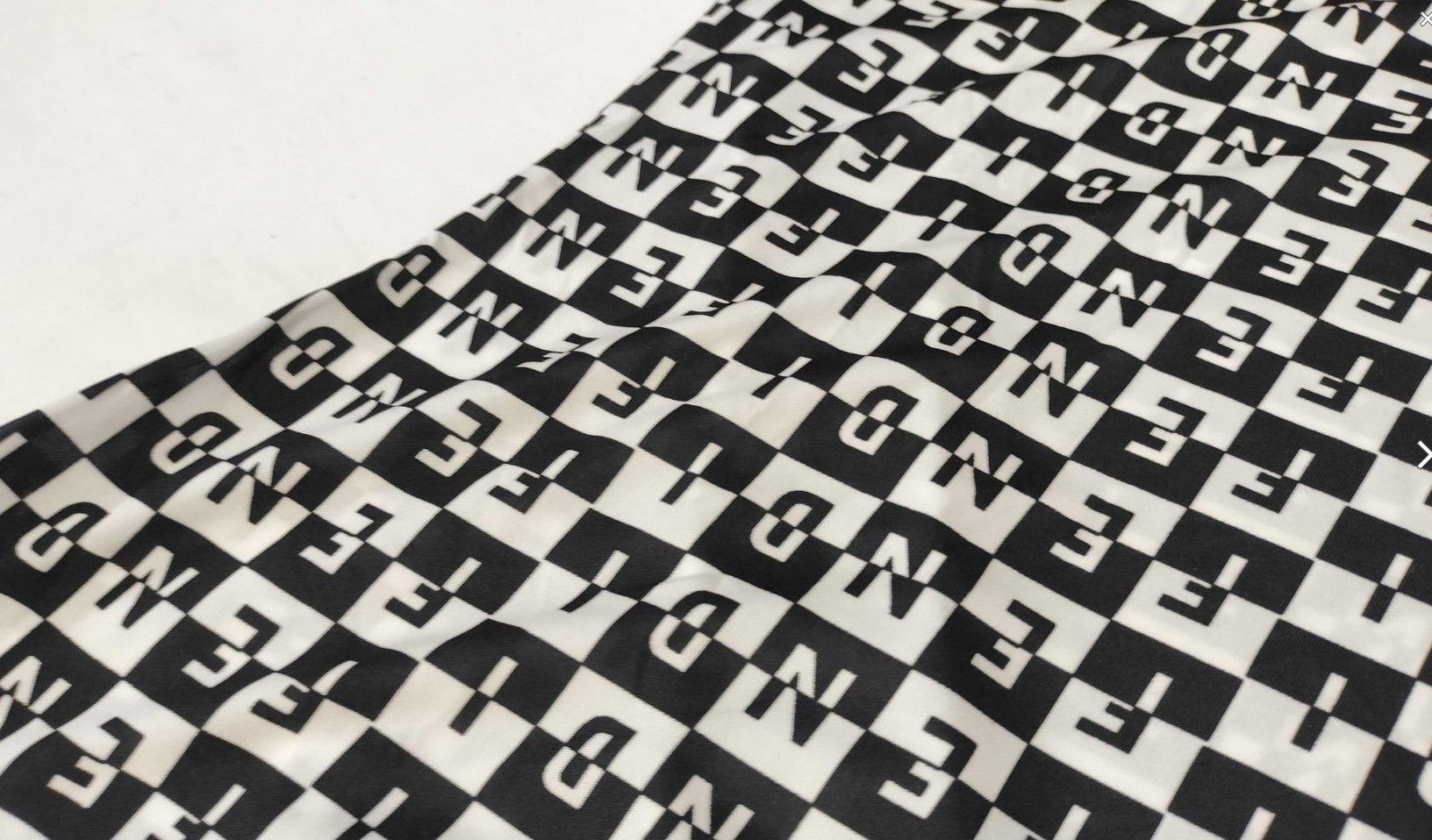FENDI フェンディ 半袖 Tシャツ トップス サイズ40 ブラック ホワイト 