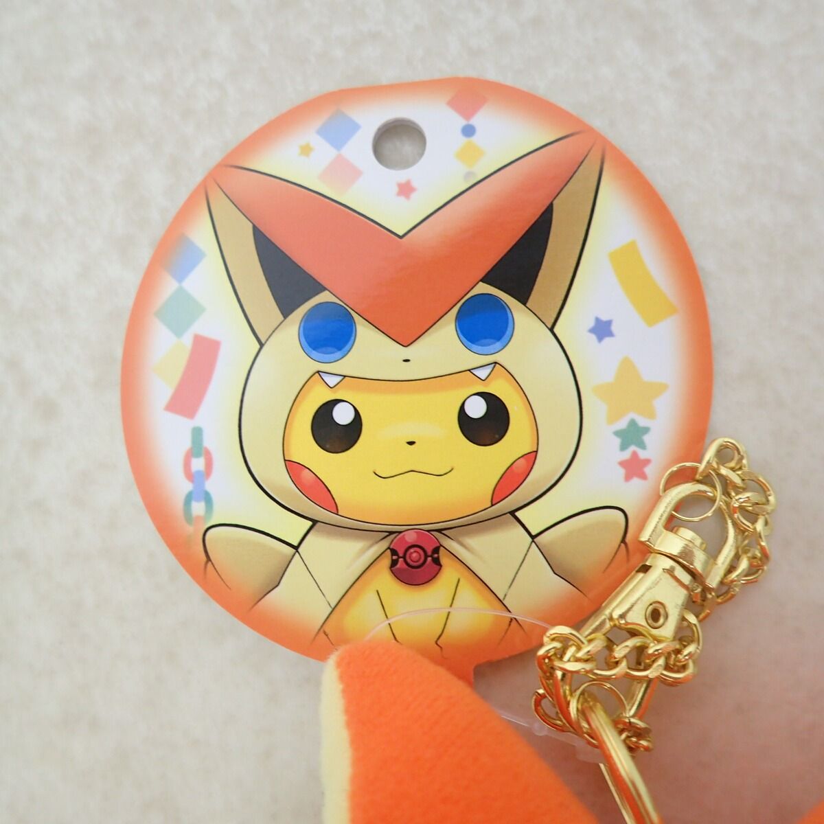 ポケモンセンター マスコット ビクティニのポンチョを着たピカチュウ