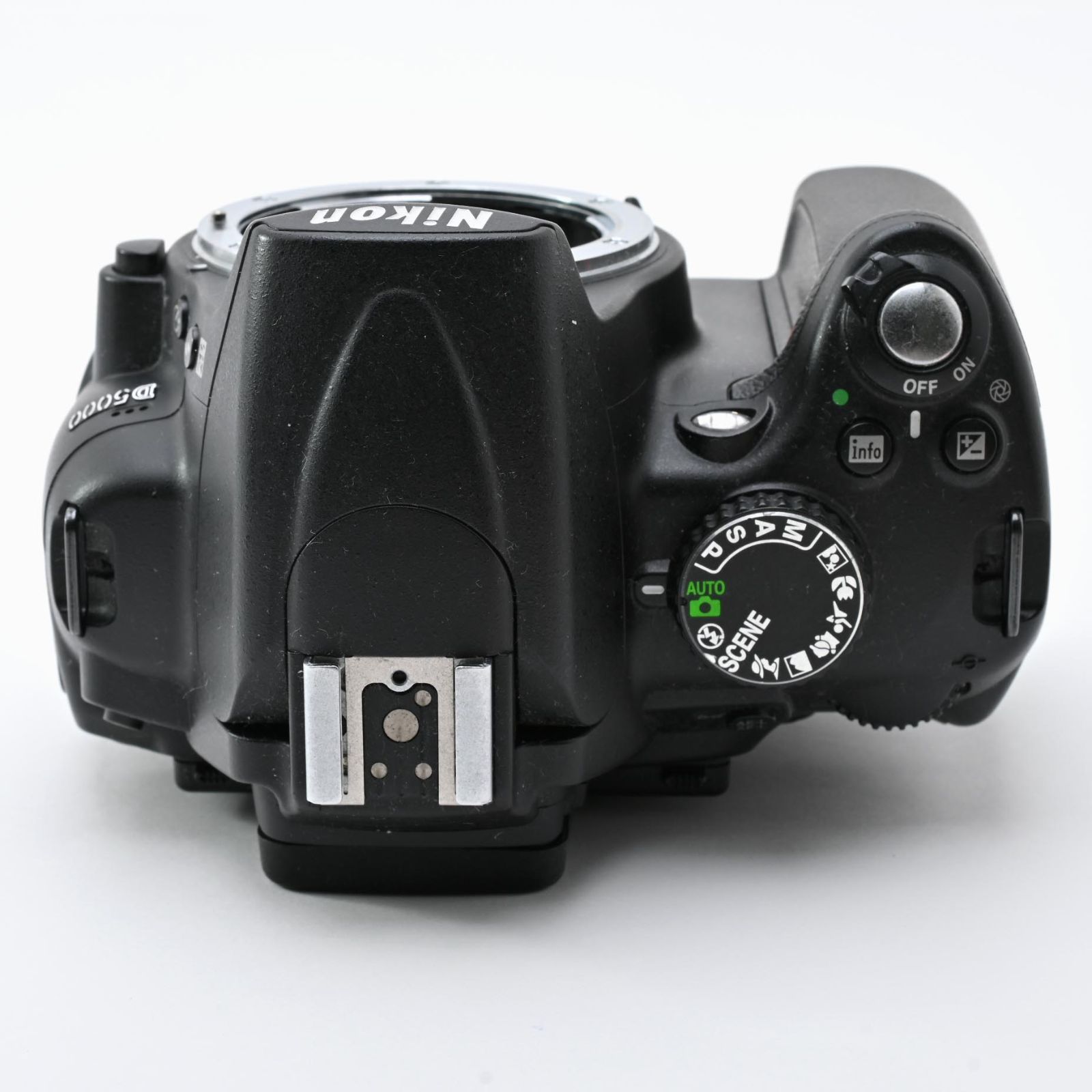 □ 美品 □ NIKON D5000 ダブルズームキット 《ショット数 5699回、SD