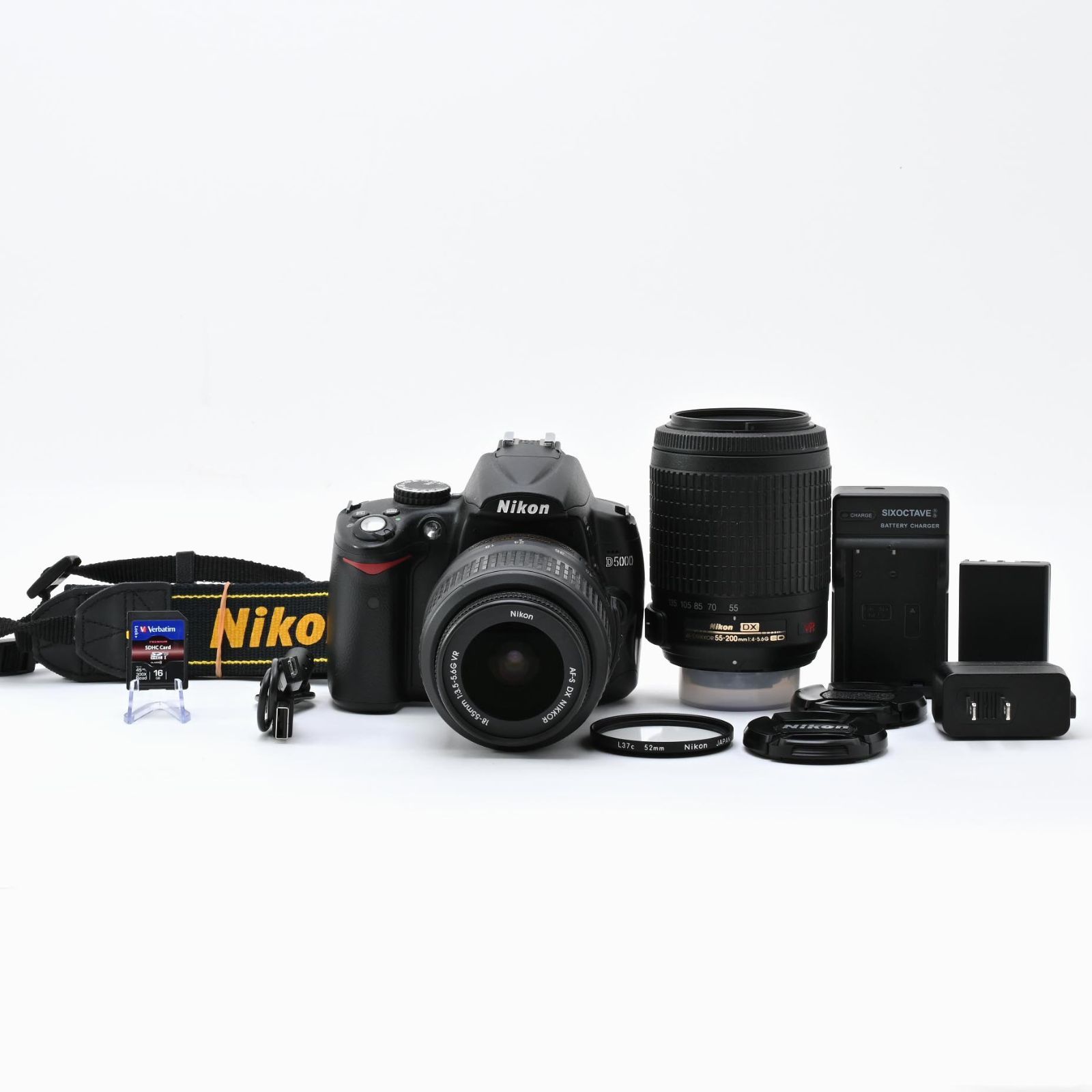 □ 美品 □ NIKON D5000 ダブルズームキット 《ショット数 5699回、SD