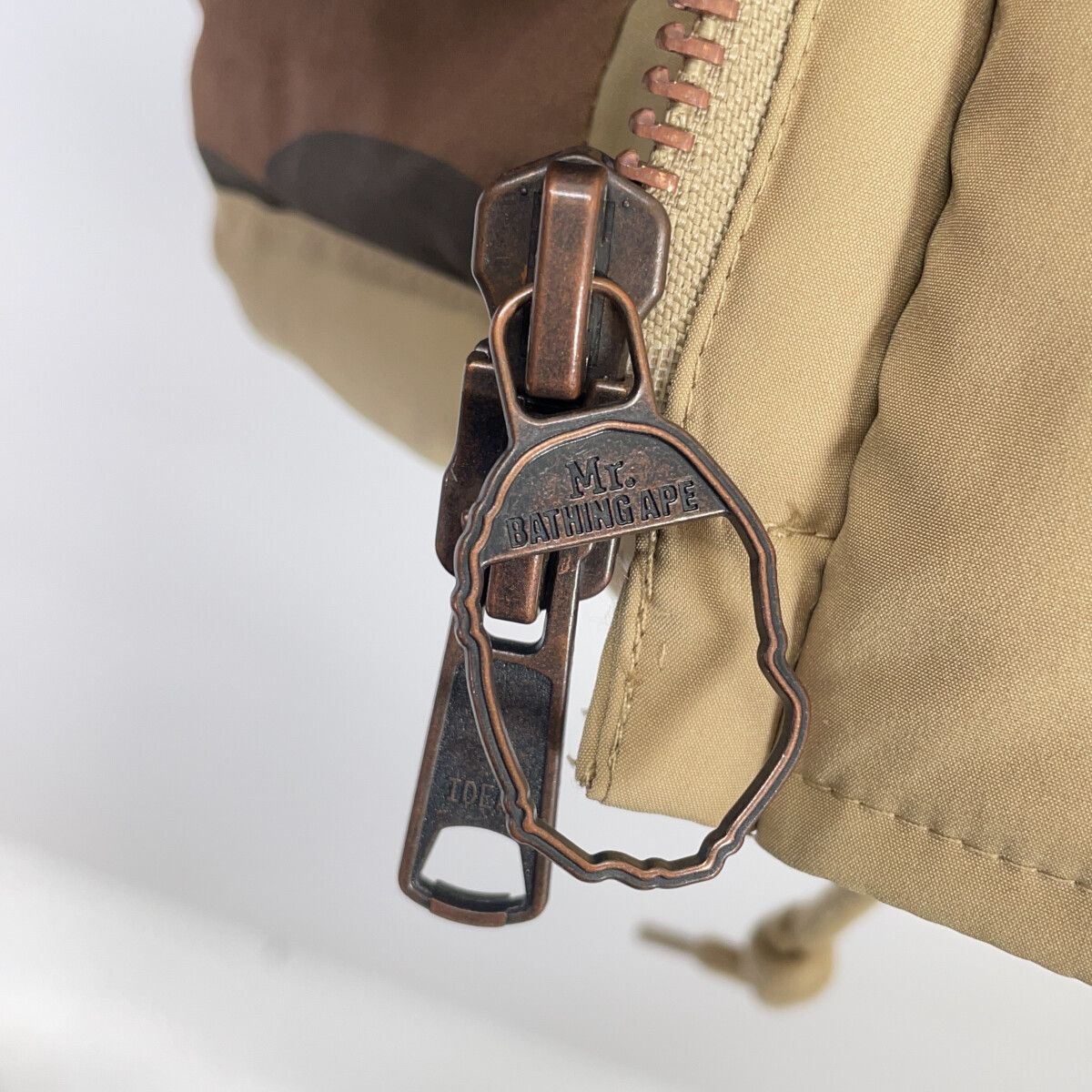 A BATHING APE アベイシングエイプ ベージュ 007DNK801302M ダウン