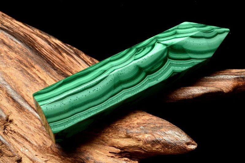 1点物】秀逸な模様と発色 マラカイト(孔雀石) 76x18x16mm 六角柱