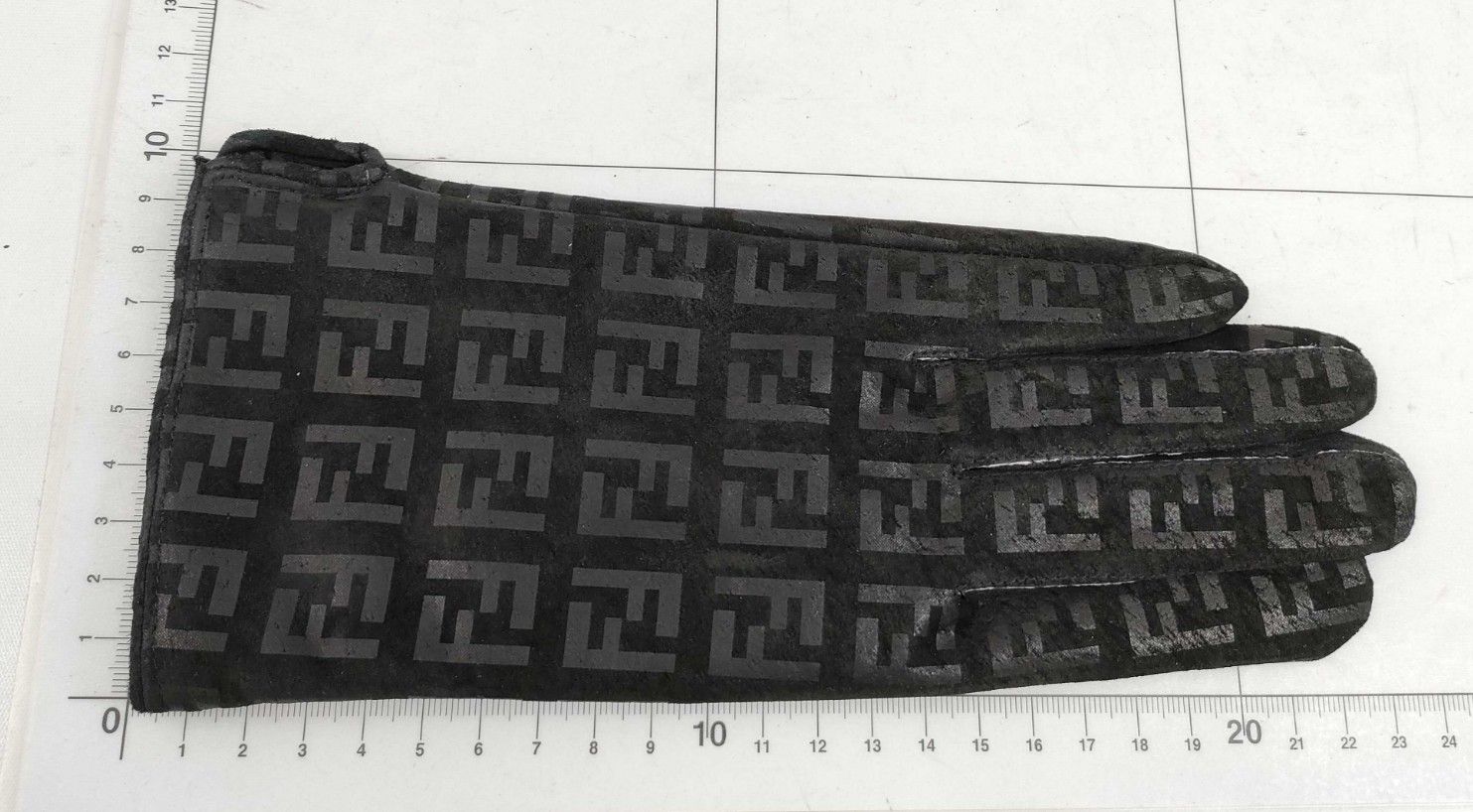 FENDI フェンディ ズッカ FF柄 レザー グローブ 手袋 ブラック L