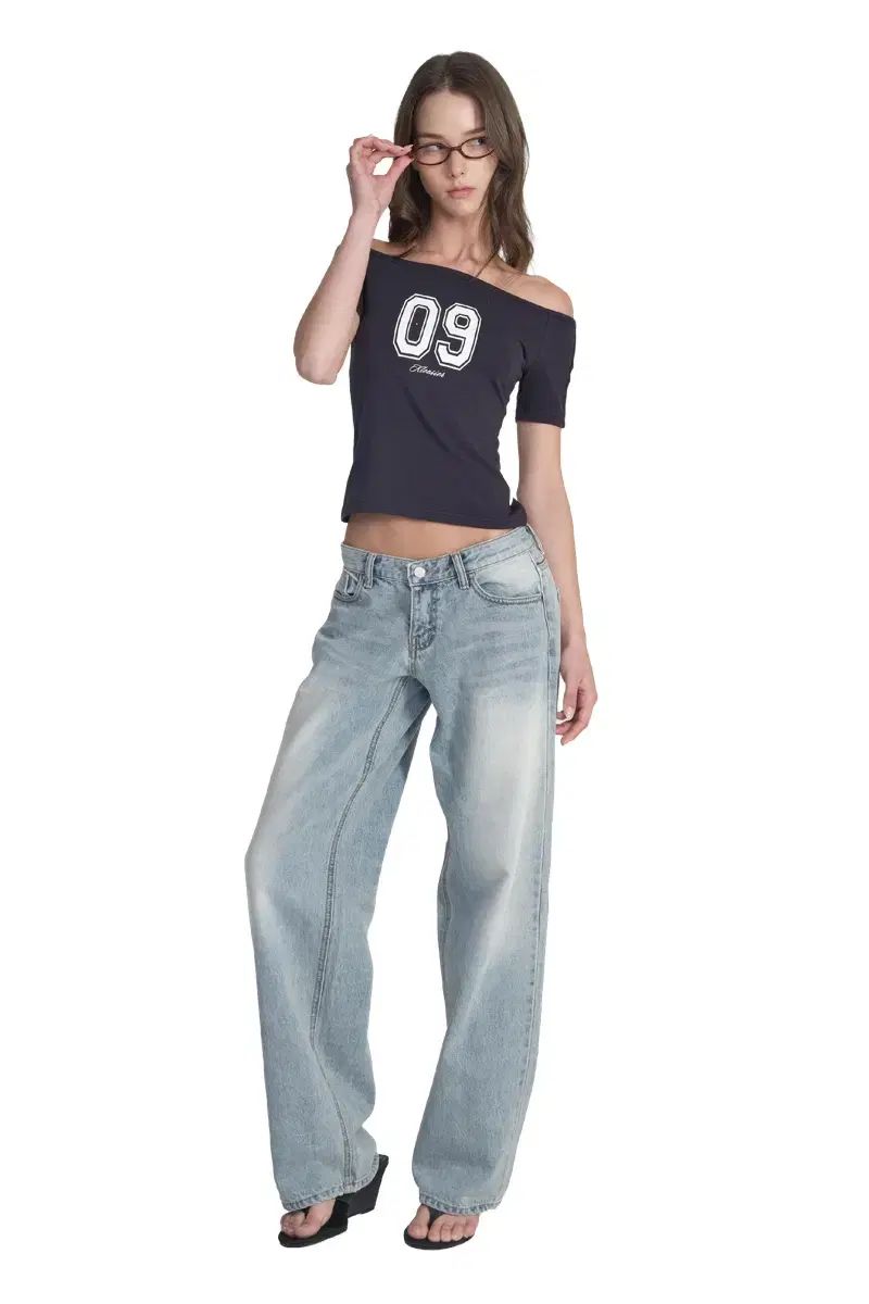 5 1 可能 クリシエ ナンバリング スリム オフショルダー プリンティング Tシャツ 半袖 7,321円