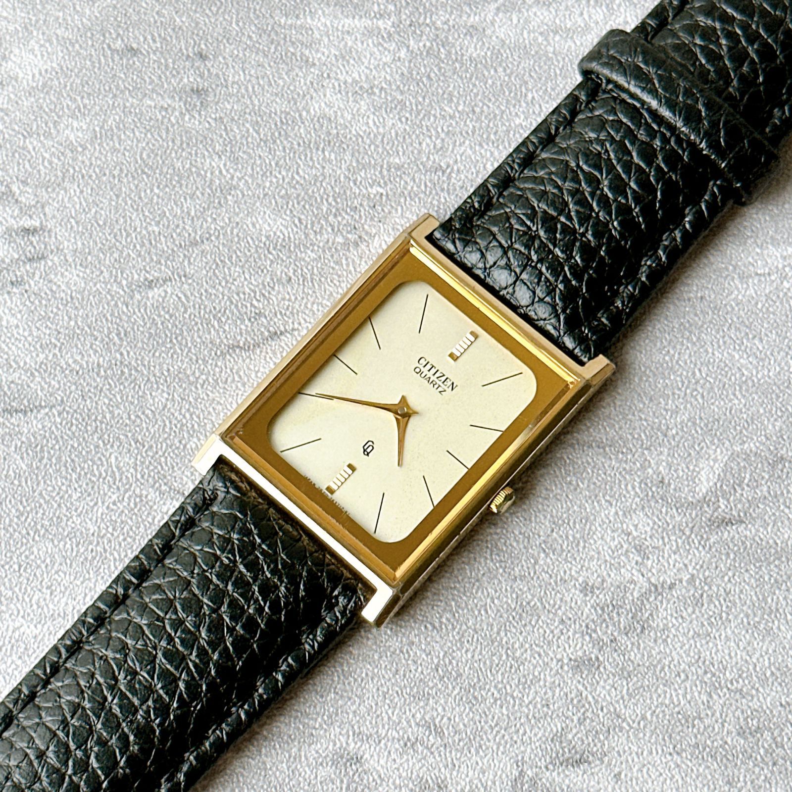 CITIZEN シチズン Quartz スクエアケース ゴールドカラー ドレス