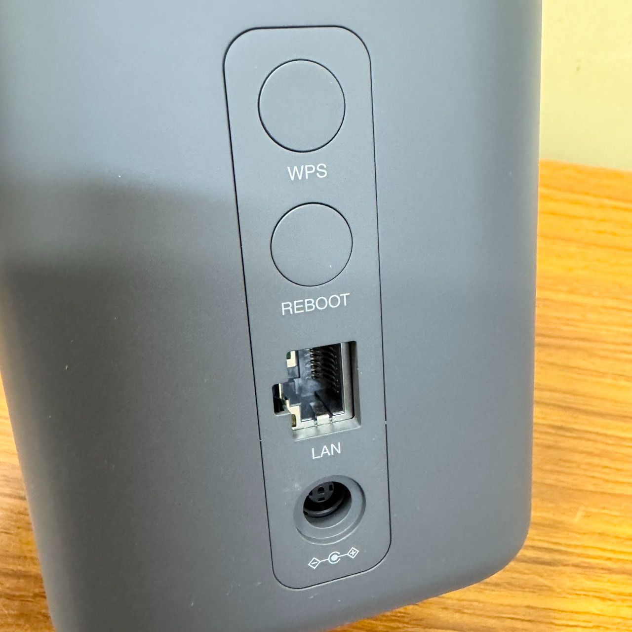 HR01 docomo home 5G ルーター 中古 箱付 - メルカリ