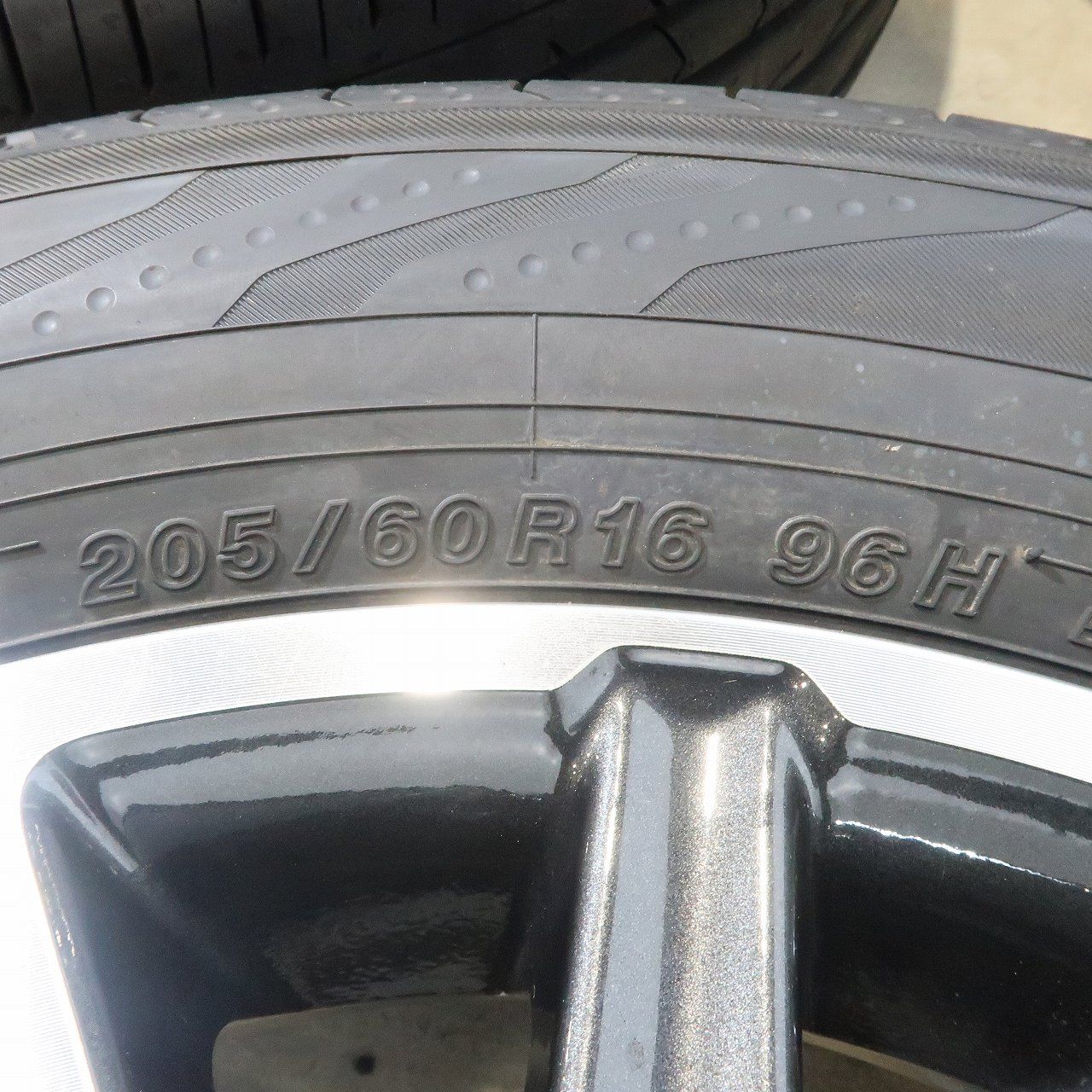 未使用タイヤ】4本 トヨタ 80系 ノア ヴォクシー 純正 16インチ 6J +50 