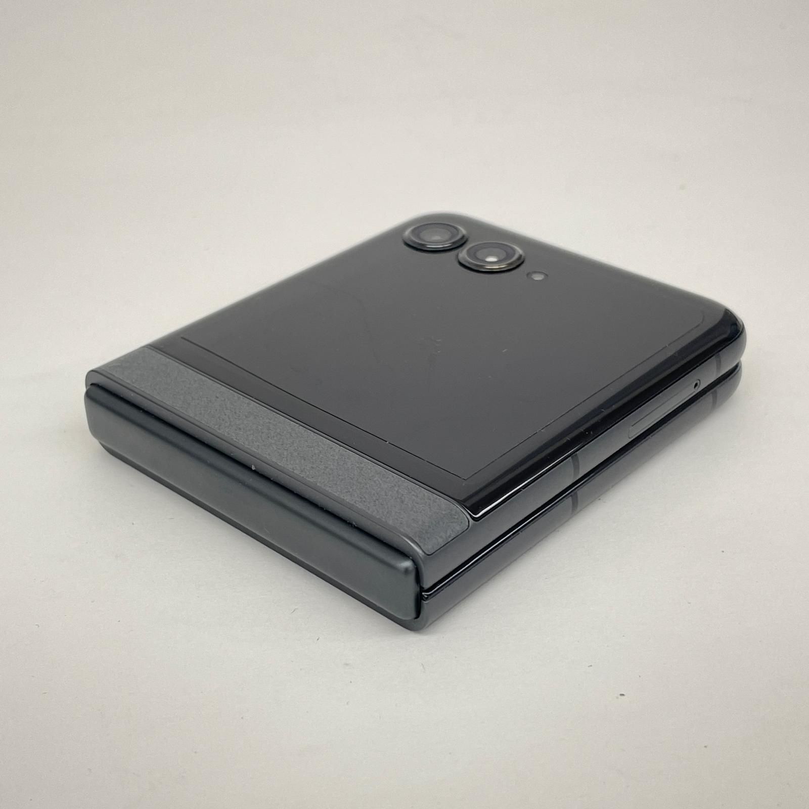 中古 モトローラ razr 50 512GB コアラグレー SIMフリー - メルカリ