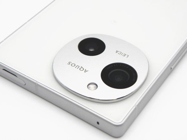 極美品 AQUOS R9 5G 256GB ホワイト SIMフリー- メルカリ