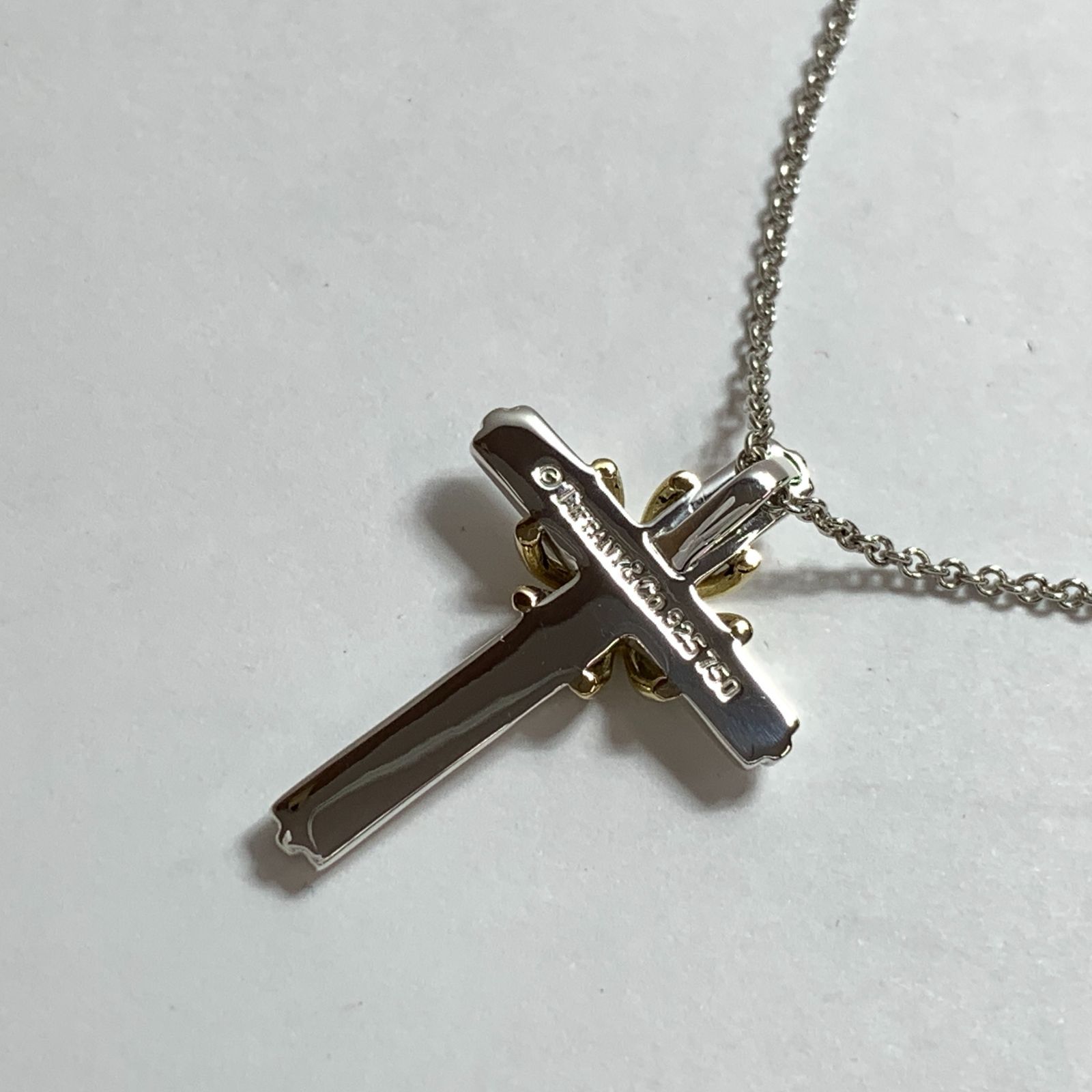 A4 ① ティファニー Tiffany シグネチャー クロス ネックレス K18