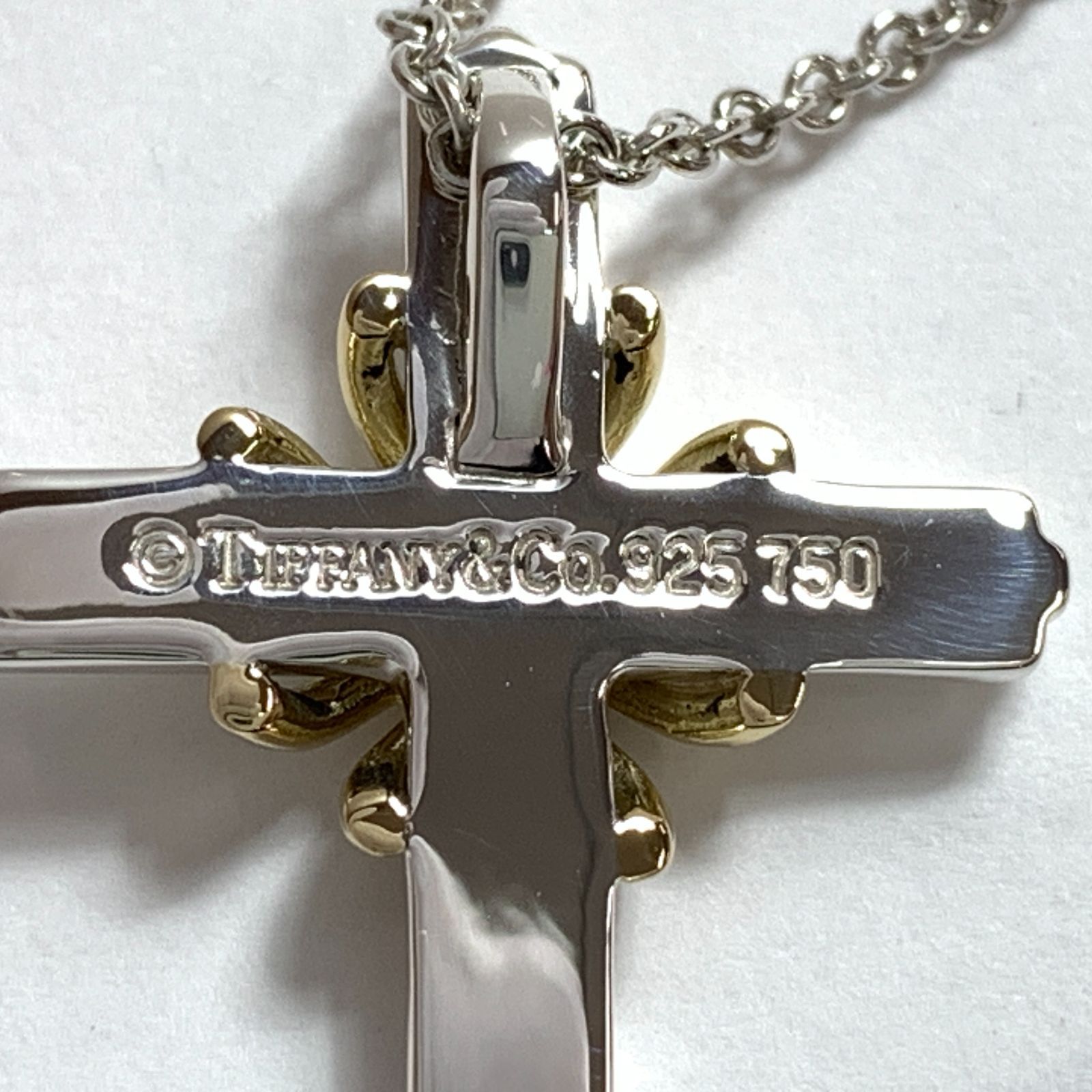 A4 ① ティファニー Tiffany シグネチャー クロス ネックレス K18