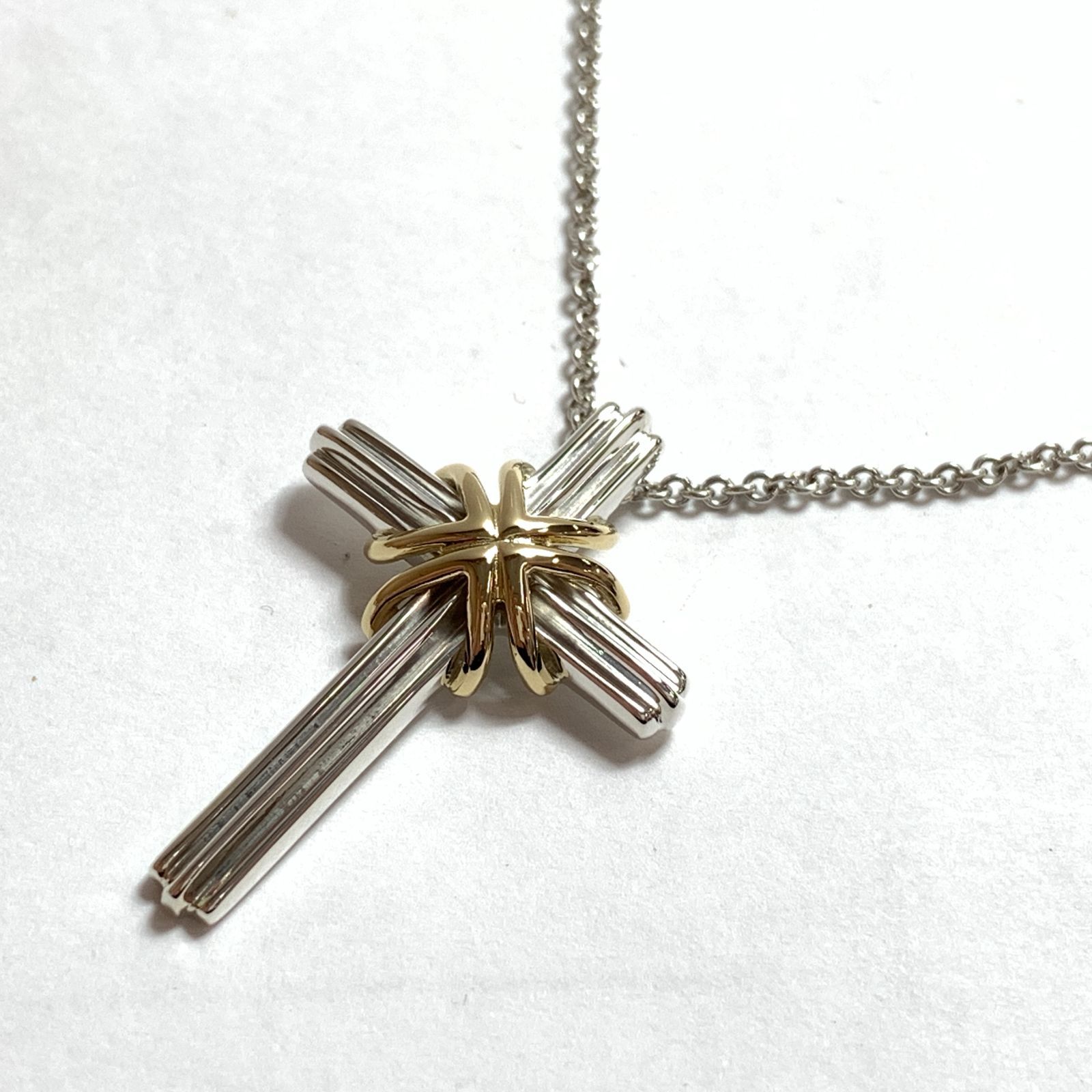 A4 ① ティファニー Tiffany シグネチャー クロス ネックレス K18