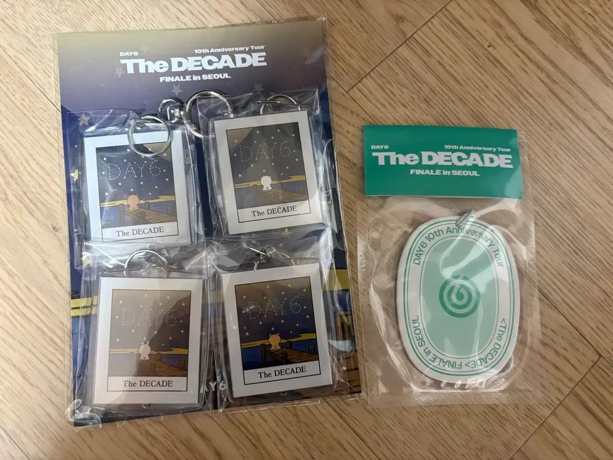 DAY6 The DECADE グッズキーホルダー 2個 + アクリルキーホルダー