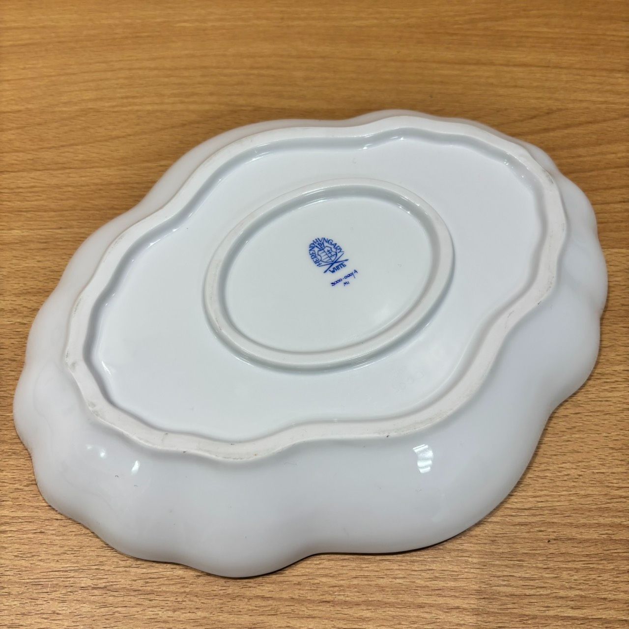 ヘレンド　バロックホワイト　オーバルトレイ OG266268509ヘレンド Herend バロックホワイト オーバルデッシュ