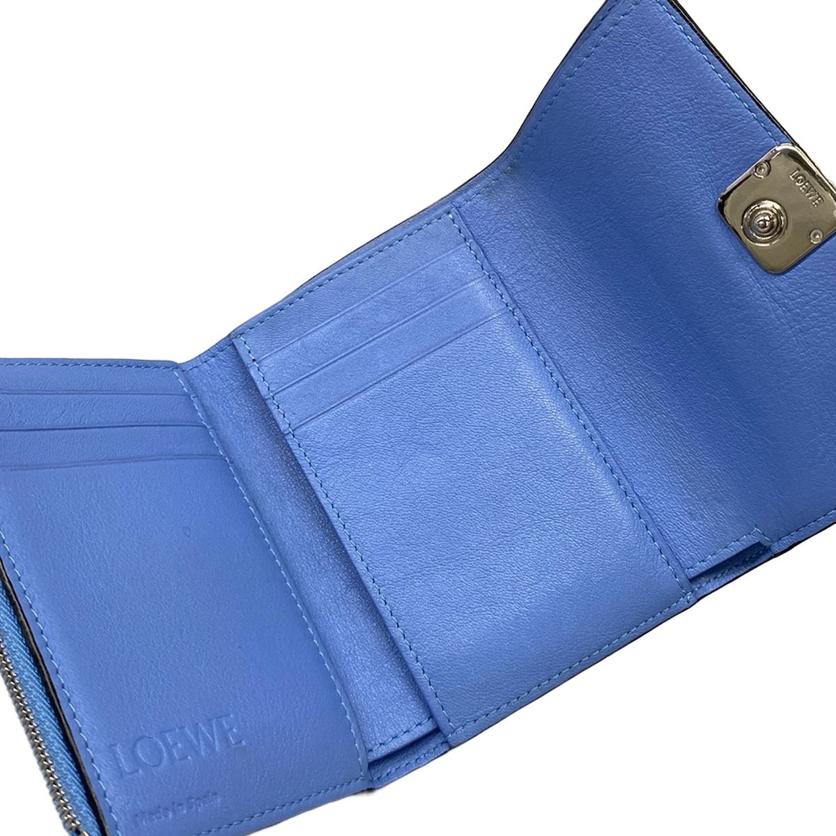 【超美品】アナグラム バーティカル ウォレット スモール（ライトブルー） LOEWE(ロエベ) 3つ折り財布美品 アナグラム バーティカル ウォレット