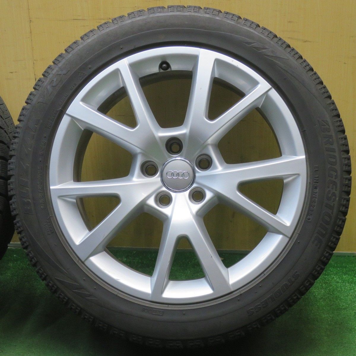 キレイ◎アウディ A6 4G 純正 225/50R18 スタッドレス ブリヂストン 