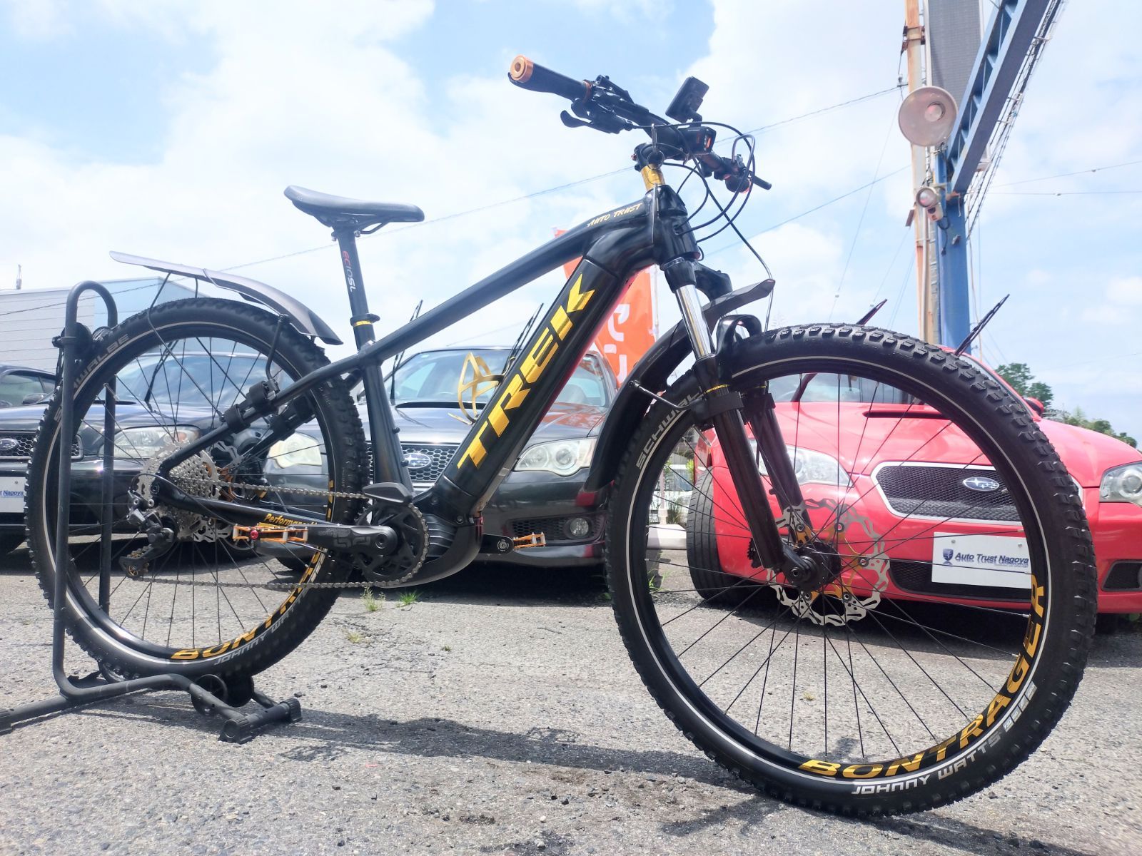 ☆TREK Powerfly4 『Performance Line CX Race』換装　特別仕様対応可☆新品RACEモーター　カーボンハンドル＆シートポスト　セラミックベアリングプーリー他各部交換済☆新マットブラック/ゴールド仕上げ☆ODD表示30km☆