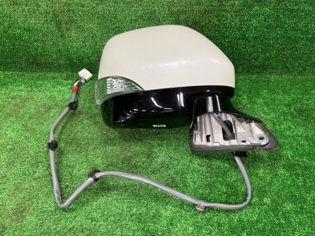 エルグランド PNE52 右サイドミラー・ドアミラー 350ハイウェイスター