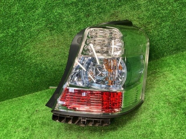 SAI AZK10 右テールランプ・テールライト S コイト 75-13 81550-75020