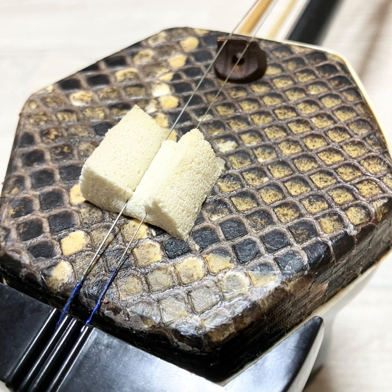 敦煌牌】二胡 上海民族楽器 中国伝統楽器 ケース付 - メルカリ
