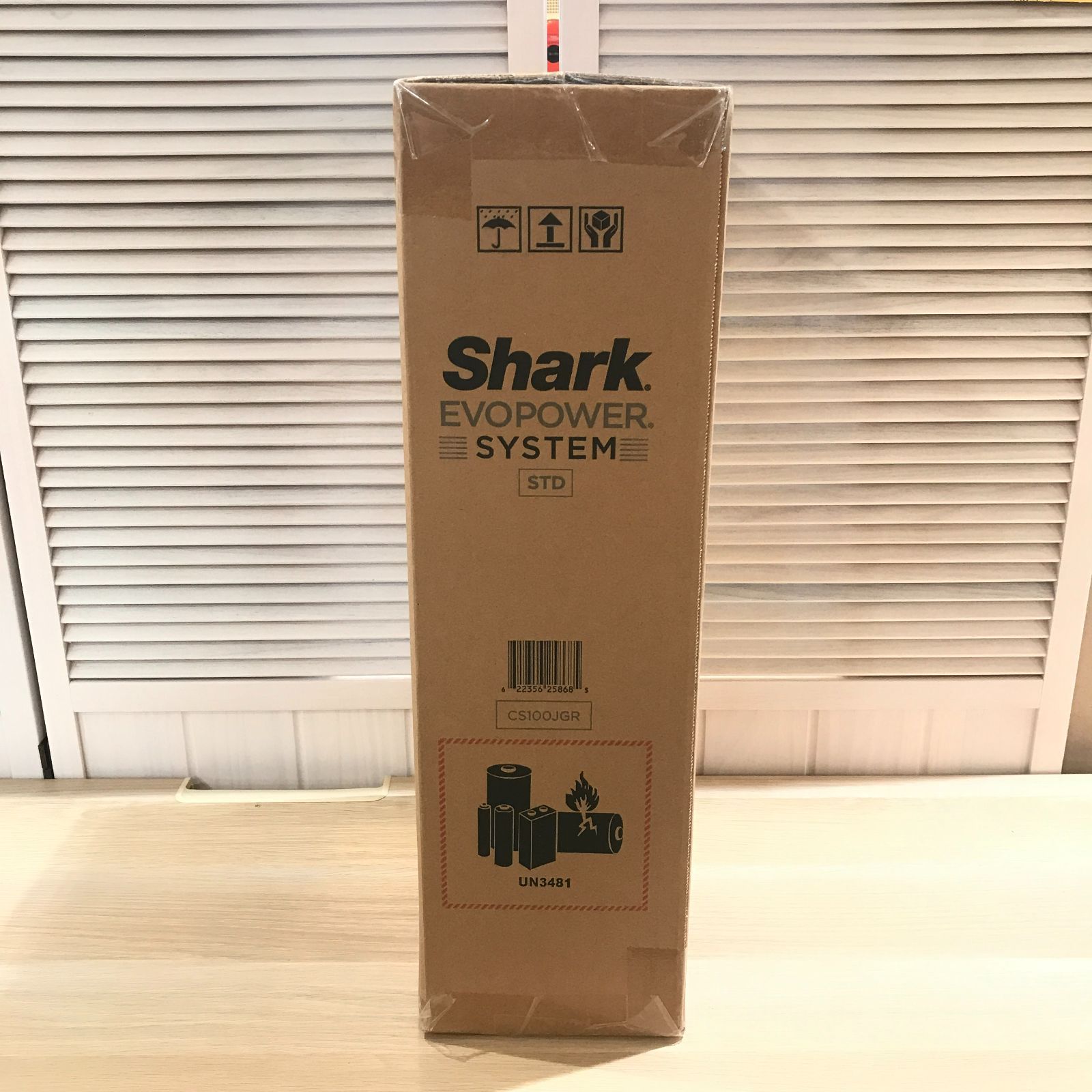 新品・未開封 Shark コードレススティッククリーナー EVOPOWER SYSTEM 