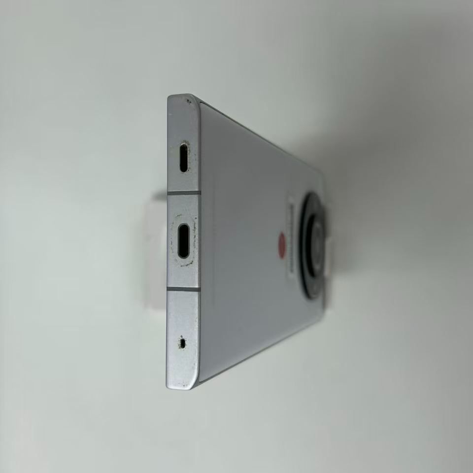 ジャンク品】Leitz phone 2 ホワイト - メルカリ