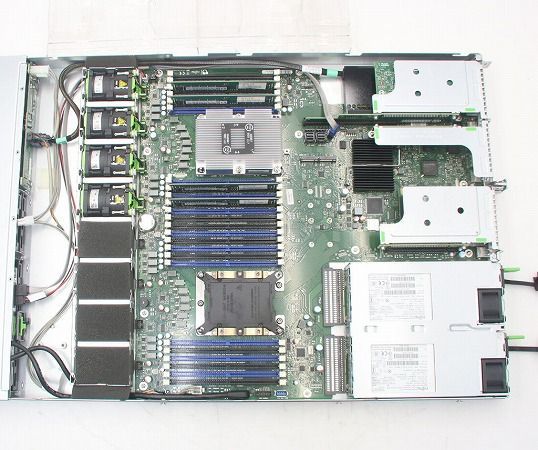 富士通 PRIMERGY RX2530 M4 Xeon Silver 4110 2.1GHz(16スレッドCPUx1基) 32GB ストレージなし AC*2 PRAID CP400i 中古
