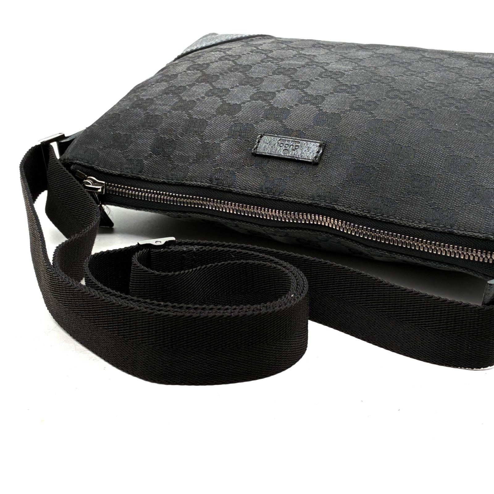 美品 グッチ GUCCI ショルダーバッグ 斜め掛け クロスボディ GG柄 GG
