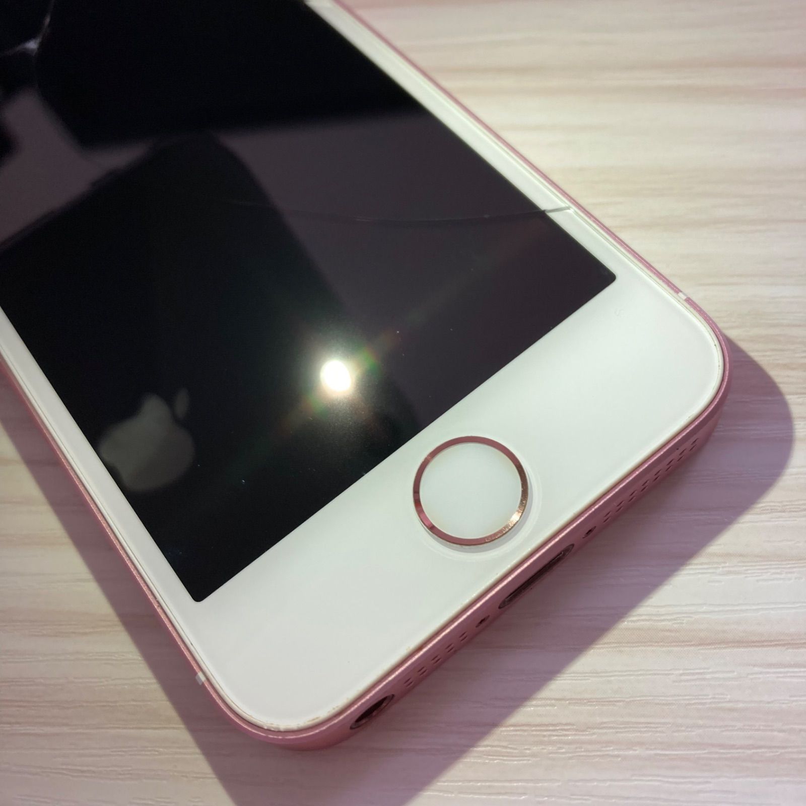iPhone SE 64GB バッテリー85% SIMフリー - メルカリ