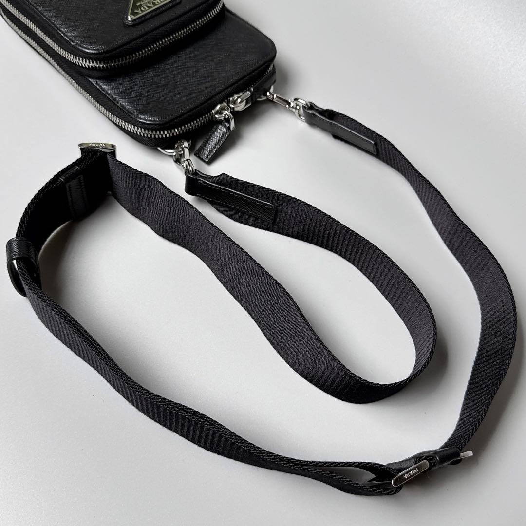 PRADA / サフィアーノ トライアングルロゴ スマホショルダーバッグ