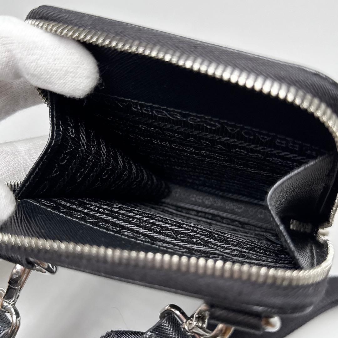 PRADA / サフィアーノ トライアングルロゴ スマホショルダーバッグ