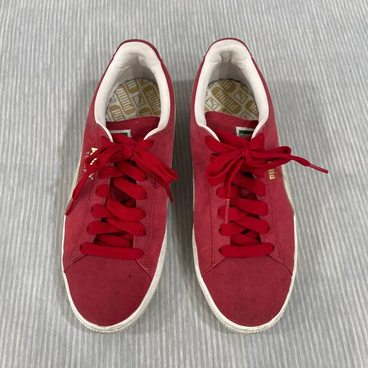 830 プーマ スウェード Classic レッド 260mm プーマ PUMA SUEDE 25 5cm メルカリ レッド レッドプラム