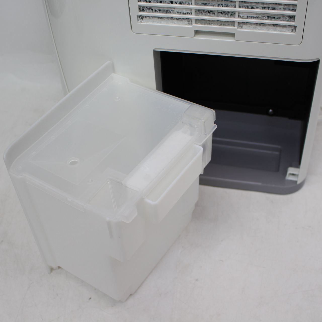 703)【美品】CORONA 除湿機 CD-S6323 衣類乾燥 2023年製 - メルカリ