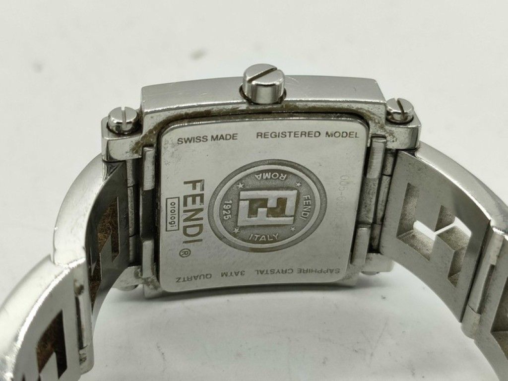 FENDI フェンディ 時計 クアドロ 6000L ブラック シルバー系