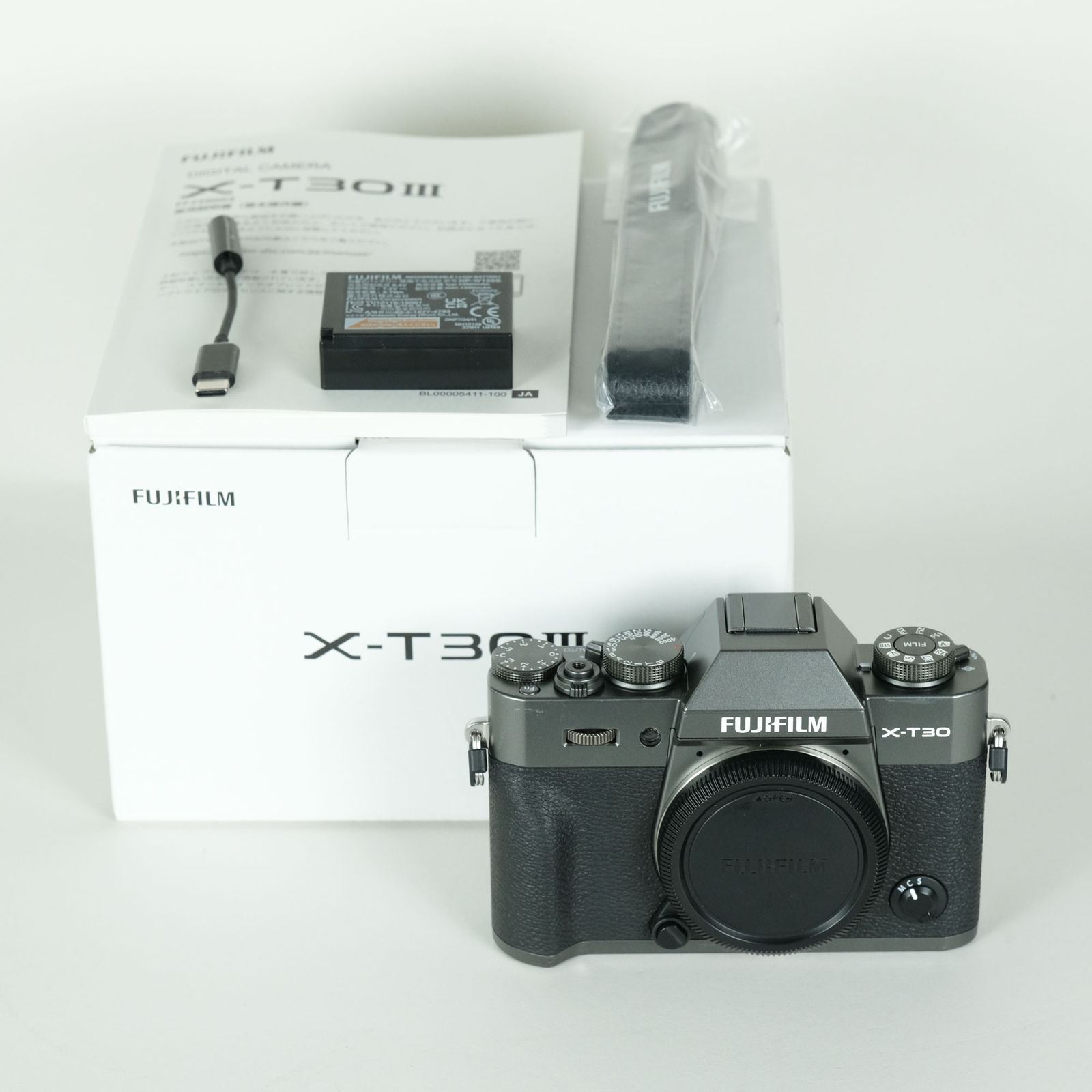 良品 | シャッター数2,230回] FUJIFILM X-T30 III [ボディ チャコール
