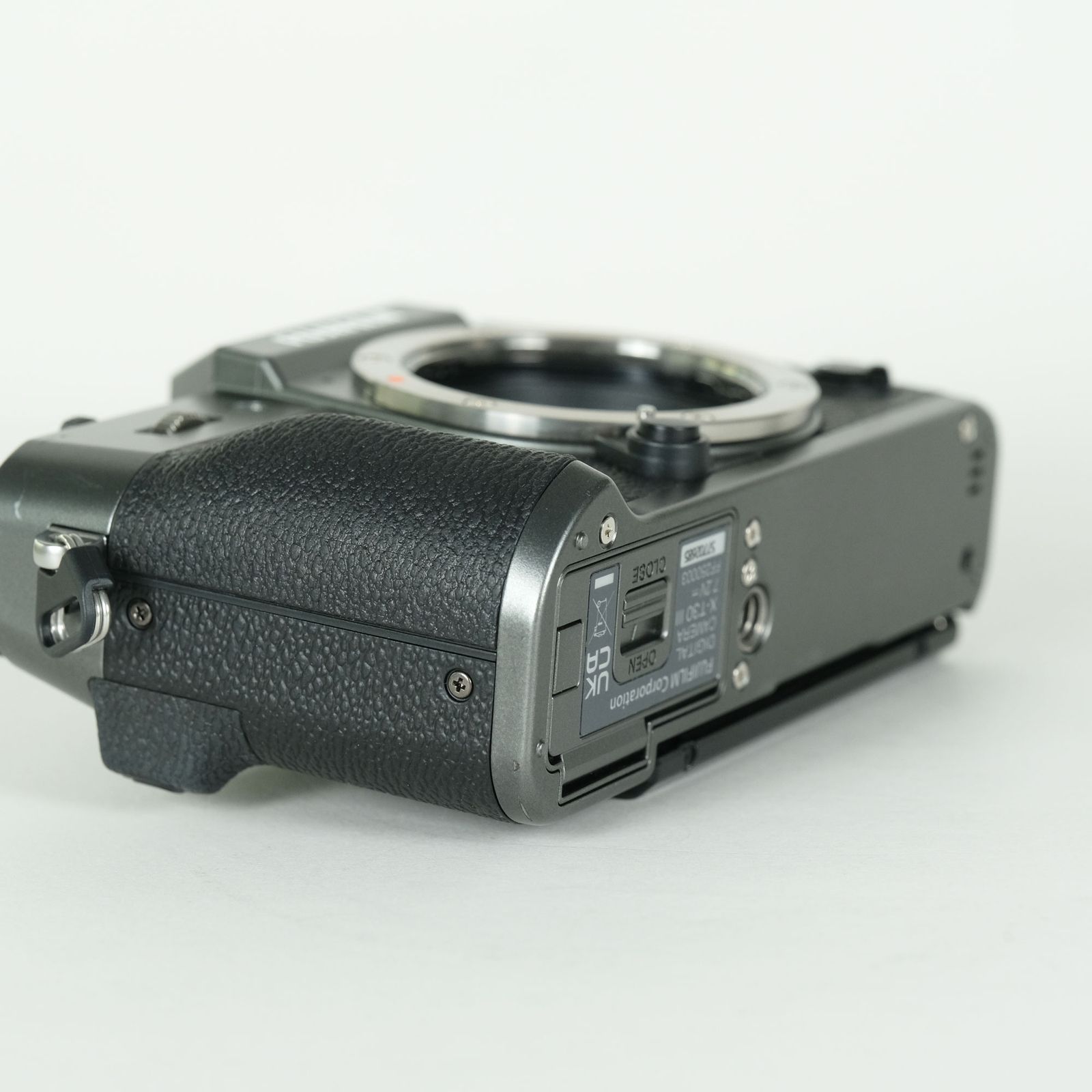 良品 | シャッター数2,230回] FUJIFILM X-T30 III [ボディ チャコール 