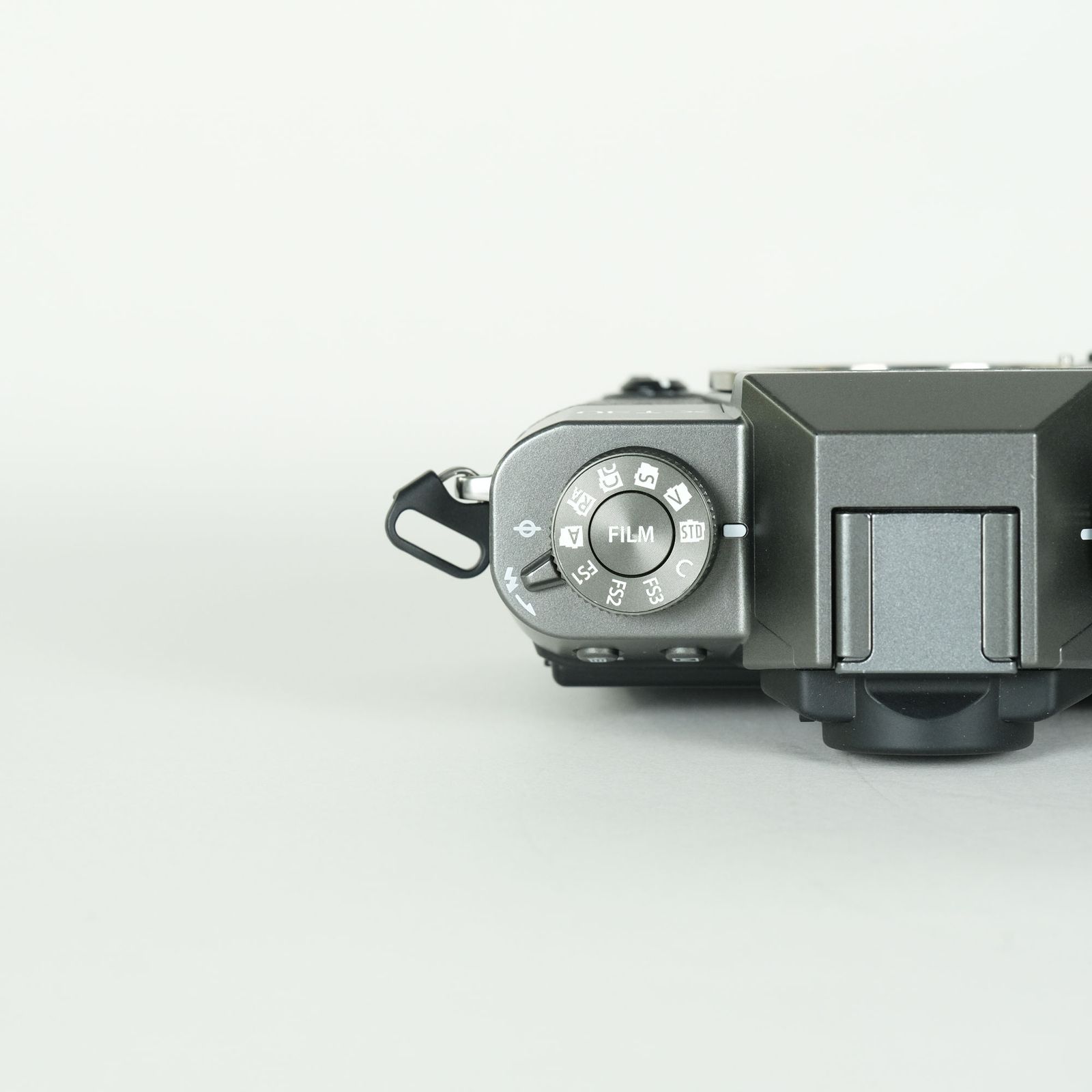 良品 | シャッター数2,230回] FUJIFILM X-T30 III [ボディ チャコール