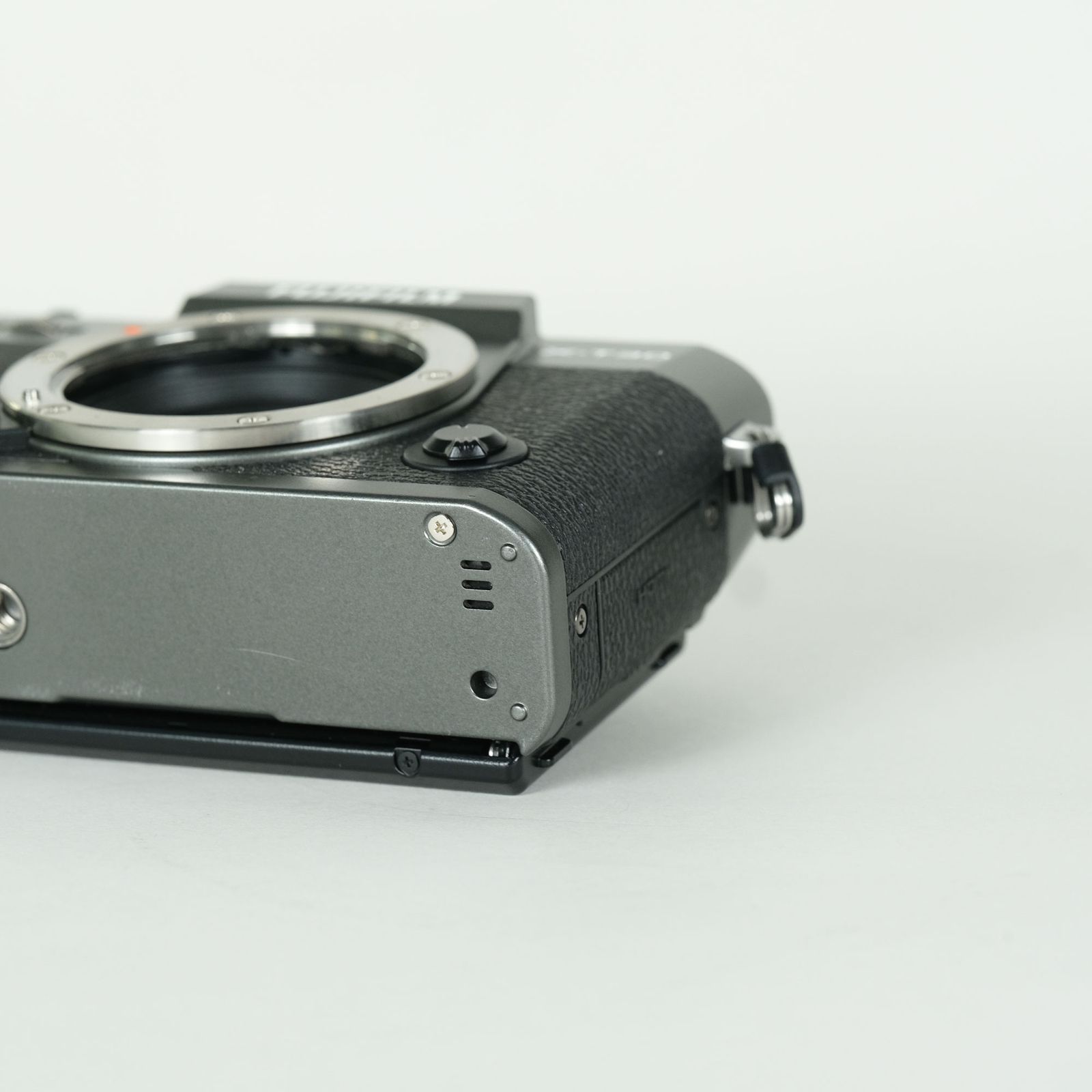 良品 | シャッター数2,230回] FUJIFILM X-T30 III [ボディ チャコール 