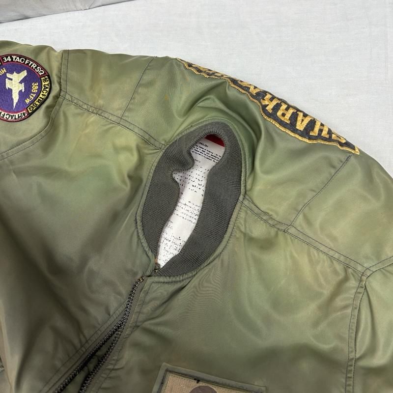 アヴィレックス MA-1 フライトジャケット シャークマウス 388戦術戦闘