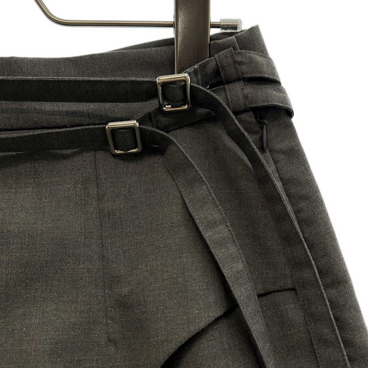 tanakadaisuke / タナカダイスケ | TWO BELTED PLEATS MINI SKIRT