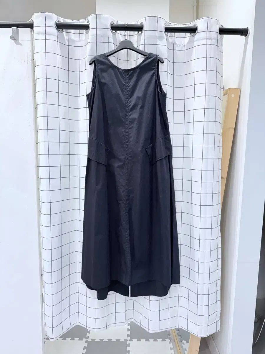 VOV ボブ スリーブレス ロング丈ワンピース