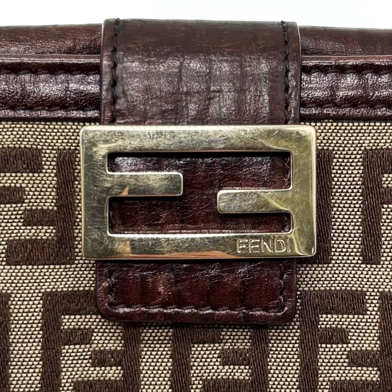 良品】FENDI フェンディ ズッカ柄 FF 二つ折り財布 キャンバス